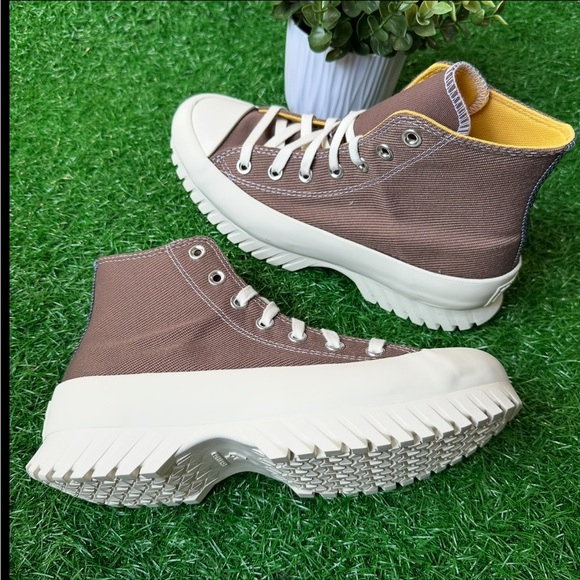 Converse Chuck Taylor All Star Lugged 2.0 Hi Squirrel Friend - Picture 7 of 9